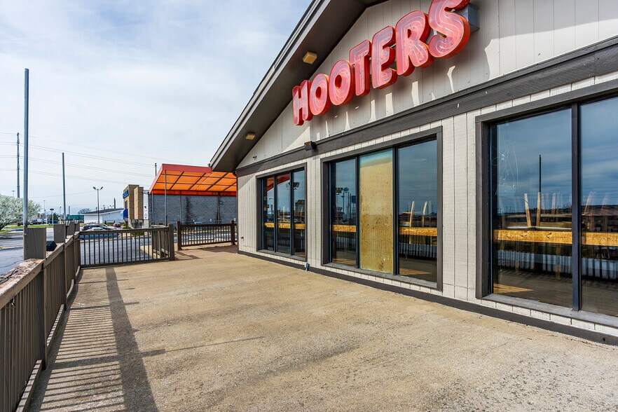 More Photos Of 241 Eastern Byp, Richmond Restaurant For Lease