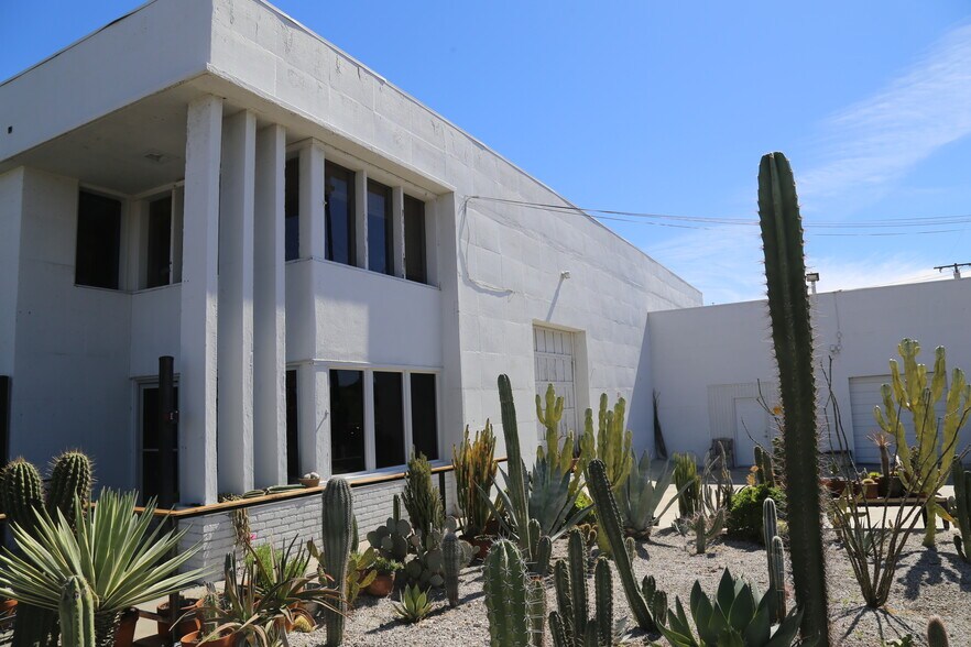 More Photos Of 715 W Colton Ave, Redlands Warehouse For Sale