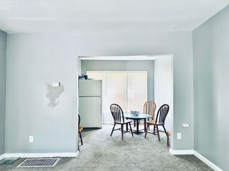 More Photos Of 25 Maynard Ct, Pontiac Apartments For Sale