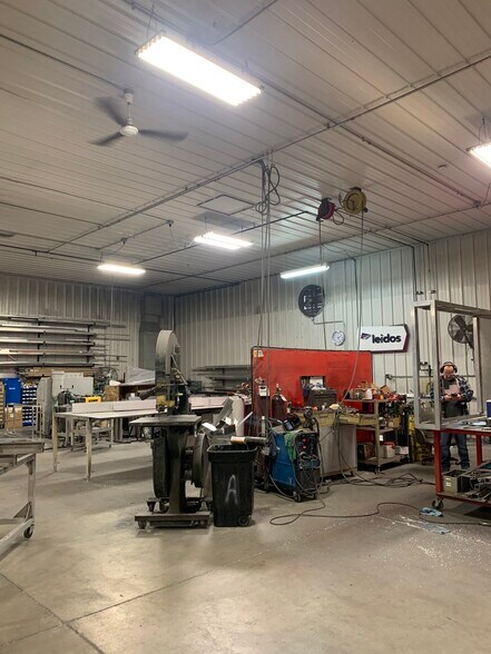 More Photos Of 8635 Hollander Dr, Franksville Manufacturing For Lease