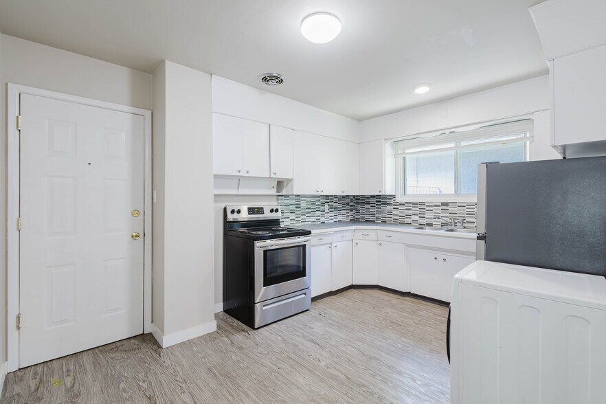 More Photos Of 8504 98 St NW, Edmonton Apartments For Sale