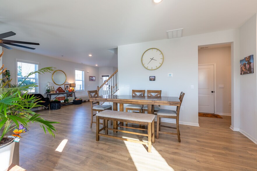 More Photos Of 1236 Shadow Shade Dr, Wake Forest Flex For Sale