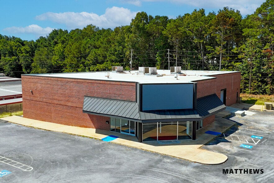 More Photos Of 7442 Douglas Blvd, Douglasville Freestanding For Lease