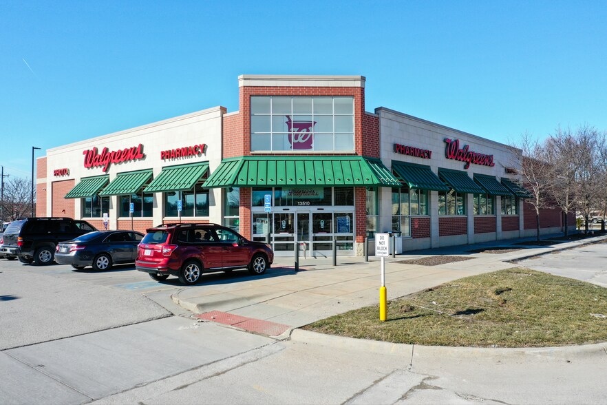 More Photos Of 13510 Q St, Omaha Drugstore For Sale