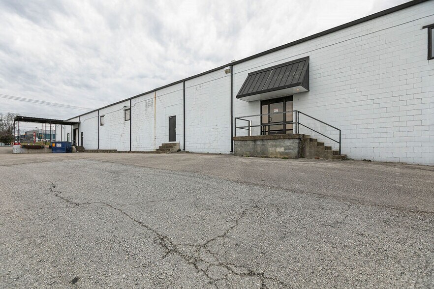 More Photos Of 1512 Nashville Hwy, Columbia Manufacturing For Lease