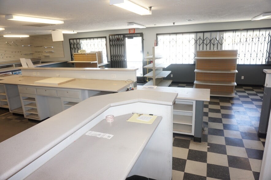 More Photos Of 11810 I Ave, Hesperia Warehouse For Sale