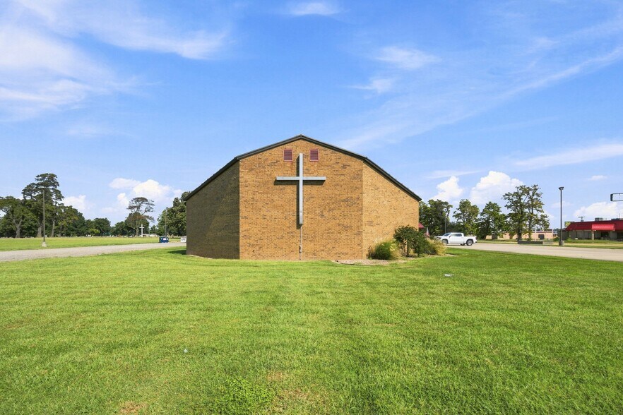 More Photos Of 951 S Kingshighway St, Sikeston Office For Sale