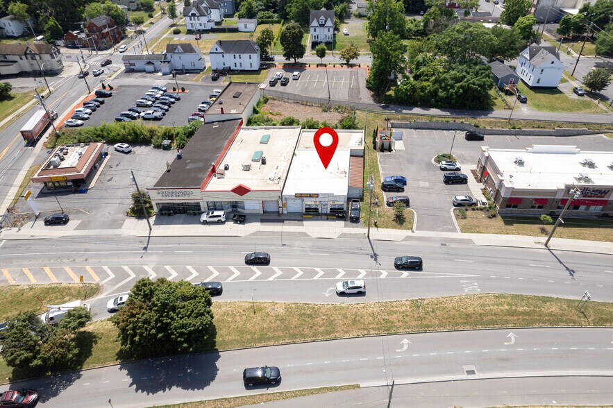 More Photos Of 1628 Erie Blvd E, Syracuse Flex For Sale