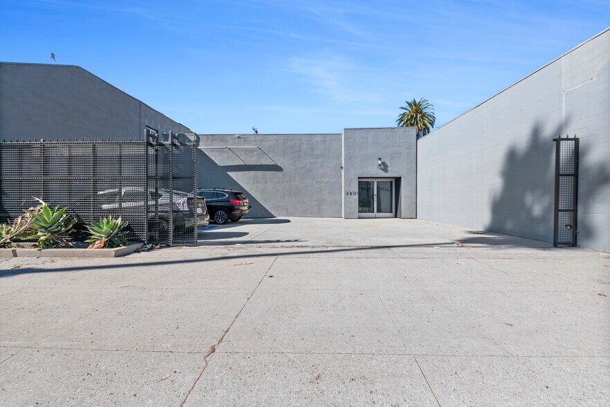Primary Photo Of 5801 Washington Blvd, Culver City Office For Lease