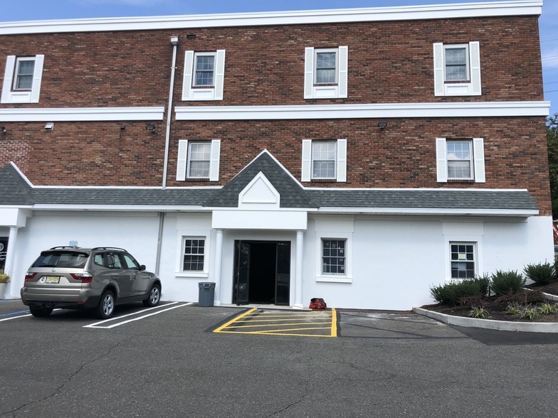 More Photos Of 122 E Ridgewood Ave, Paramus Medical For Lease