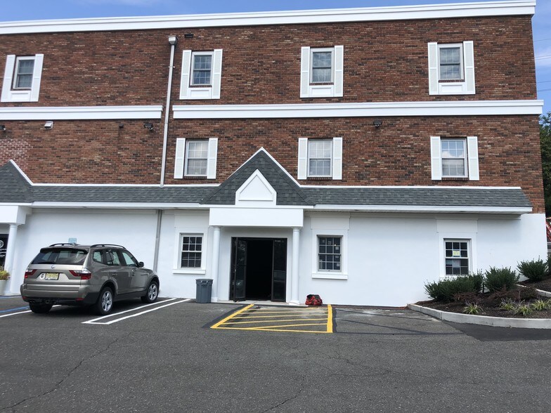 More Photos Of 122 E Ridgewood Ave, Paramus Medical For Sale