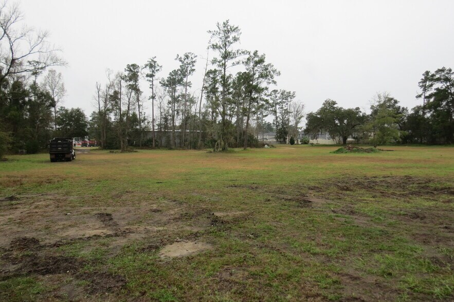 More Photos Of 7585 Wilson Blvd, Jacksonville Warehouse For Lease