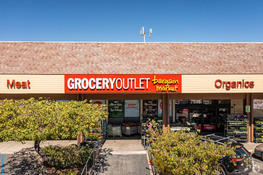 More Photos Of 7925-8075 San Miguel Canyon Rd, Salinas General Retail For Lease