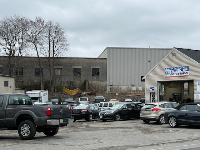 More Photos Of 17 New Salem St, Wakefield Manufacturing For Sale