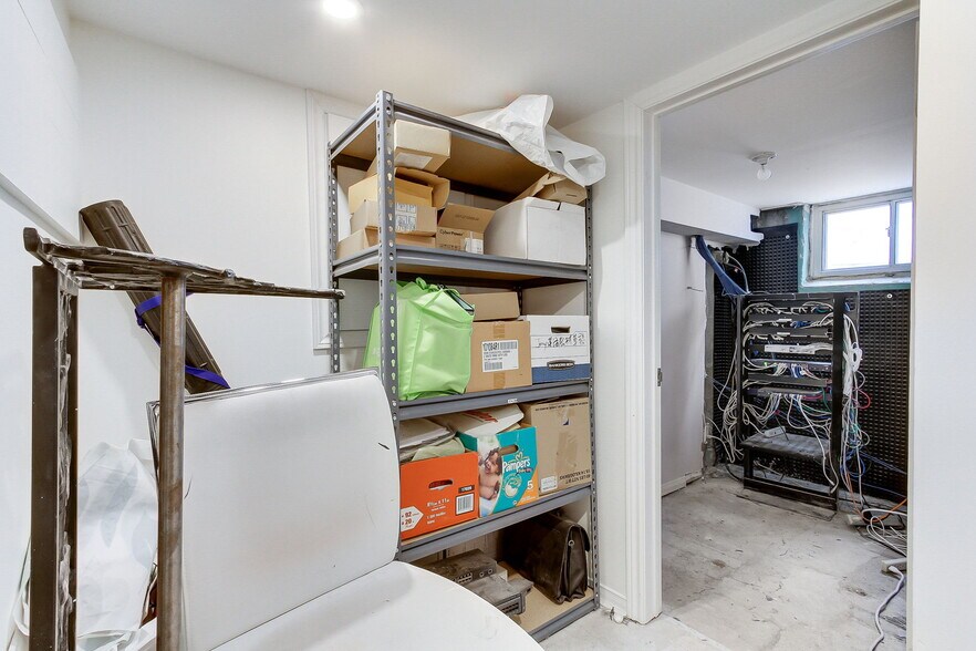 More Photos Of 187 Finch Ave W, Toronto Office Residential For Sale