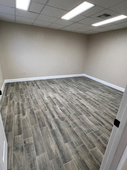 More Photos Of 550 S Highland St, Mount Dora Office For Lease