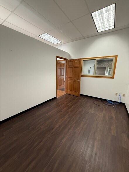 More Photos Of 4131-4133 N Perryville Rd, Loves Park Storefront Retail Office For Lease