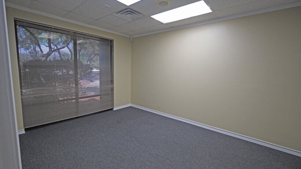 More Photos Of 16410 Blanco Rd, San Antonio Medical For Lease