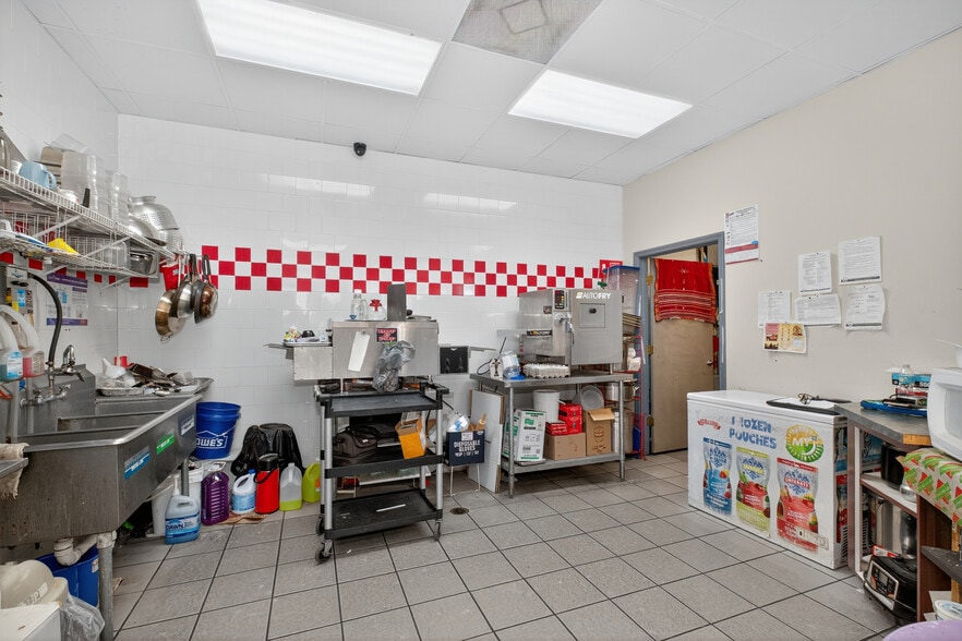 More Photos Of 690 Eyster Blvd, Rockledge Service Station For Sale