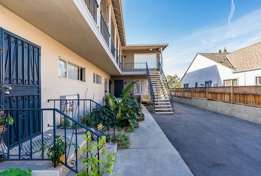 More Photos Of 1037 Sanborn Ave, Los Angeles Apartments For Sale