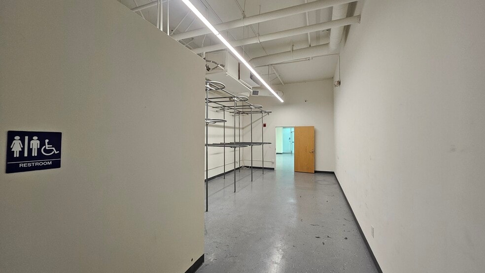 More Photos Of 1458 S San Pedro St, Los Angeles Freestanding For Sale