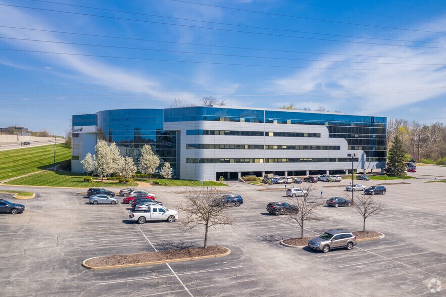 More Photos Of 14528 S Outer 40 Rd, Chesterfield Office For Lease