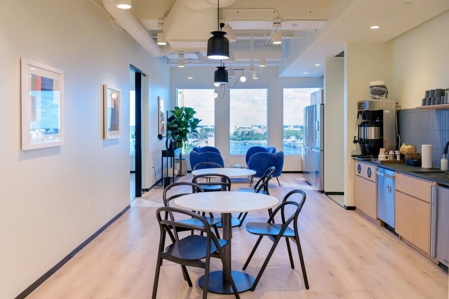 More Photos Of 222 Lakeview Ave, West Palm Beach Coworking Space