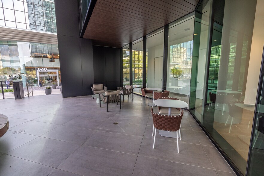 More Photos Of 820 Gessner Rd, Houston Office For Lease