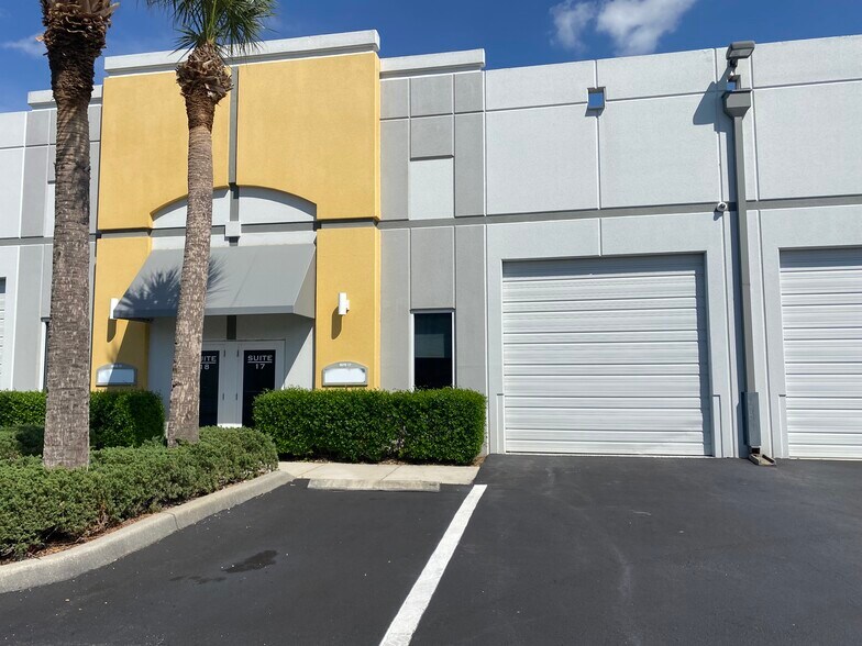 More Photos Of 12960 Commerce Lakes Dr, Fort Myers Warehouse For Lease