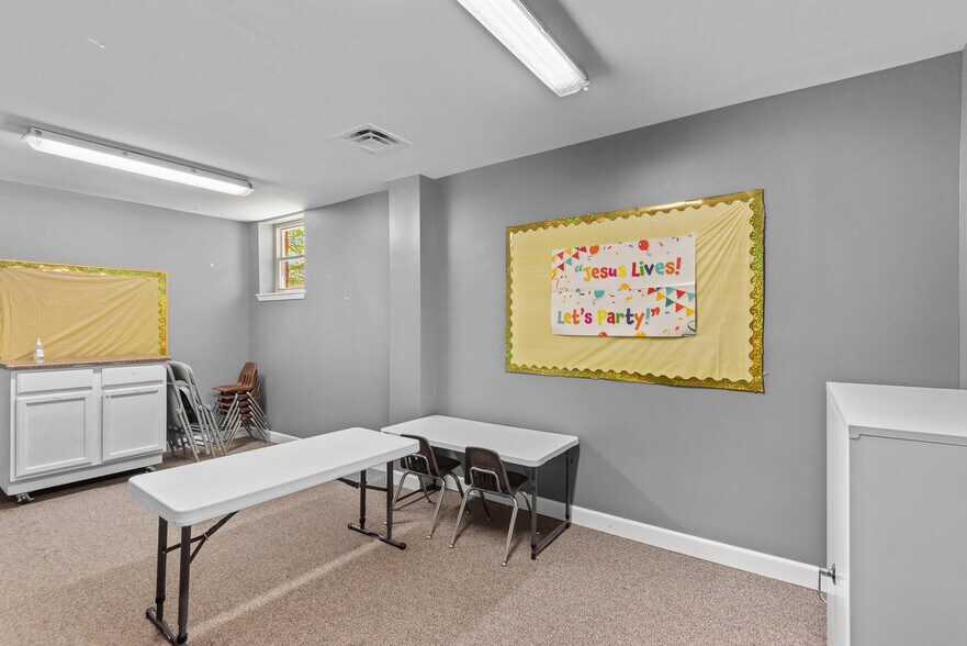 More Photos Of 2450 Pontoon Rd, Granite City Religious Facility For Sale