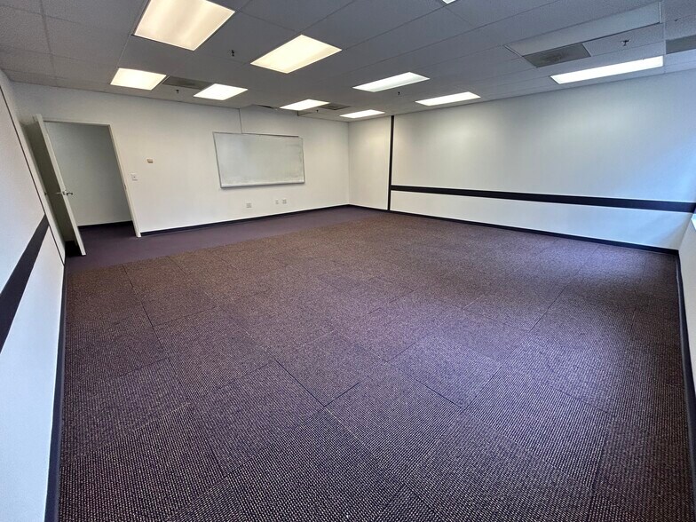 More Photos Of 308 W Rosemary St, Chapel Hill Office For Sale