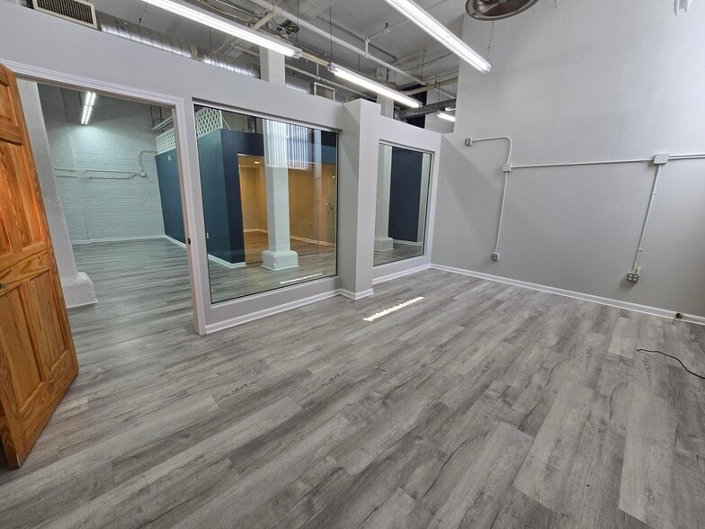 More Photos Of 1667 E 40th St, Cleveland Loft Creative Space For Sale