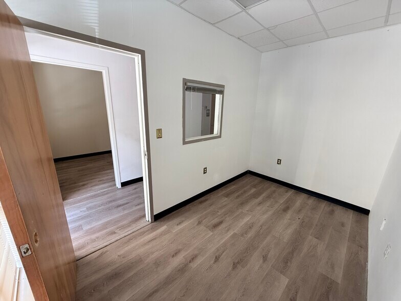 More Photos Of 4810 Hope Valley Rd, Durham Storefront For Sale