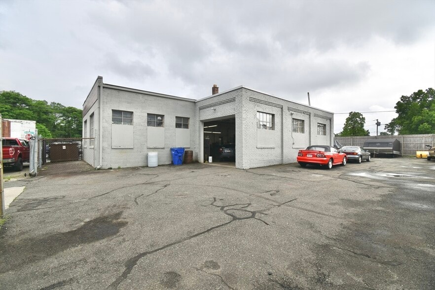 More Photos Of 512 Saint James Ave, Springfield Auto Repair For Sale