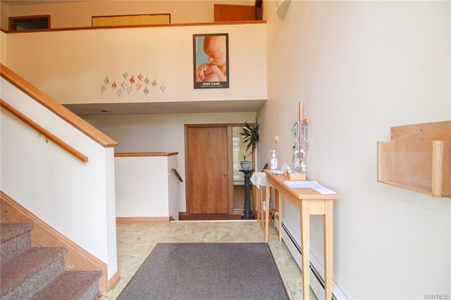 More Photos Of 16789 Kenmore Rd, Kendall Office For Sale