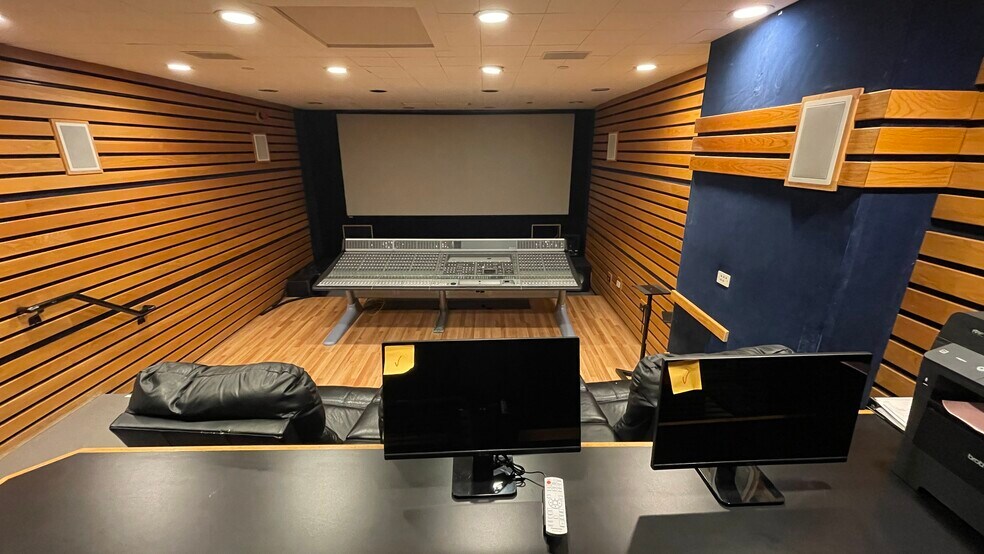 More Photos Of 640 S San Vicente Blvd, Los Angeles Medical For Lease