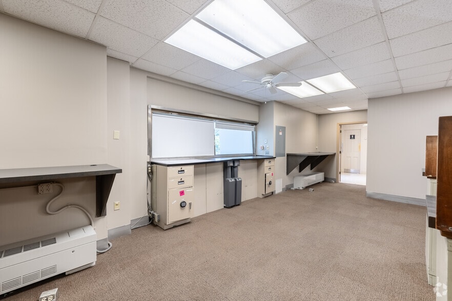 More Photos Of 1500 Leestown Rd, Lexington Office For Lease