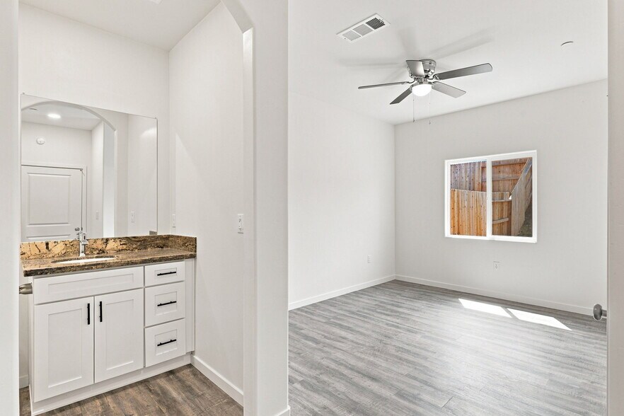 More Photos Of 9121 Prometheus Dr, Bakersfield Apartments For Sale