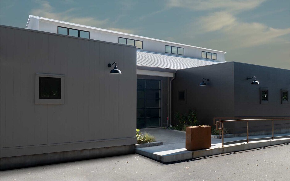 More Photos Of 55 W Grant St, Healdsburg Warehouse For Lease