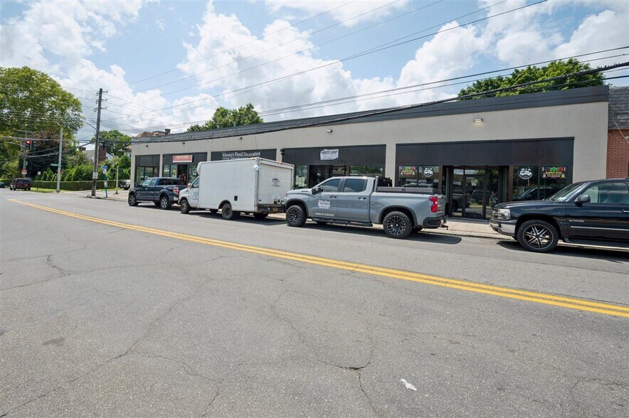 More Photos Of 320 Webster Ave, New Rochelle Storefront For Sale