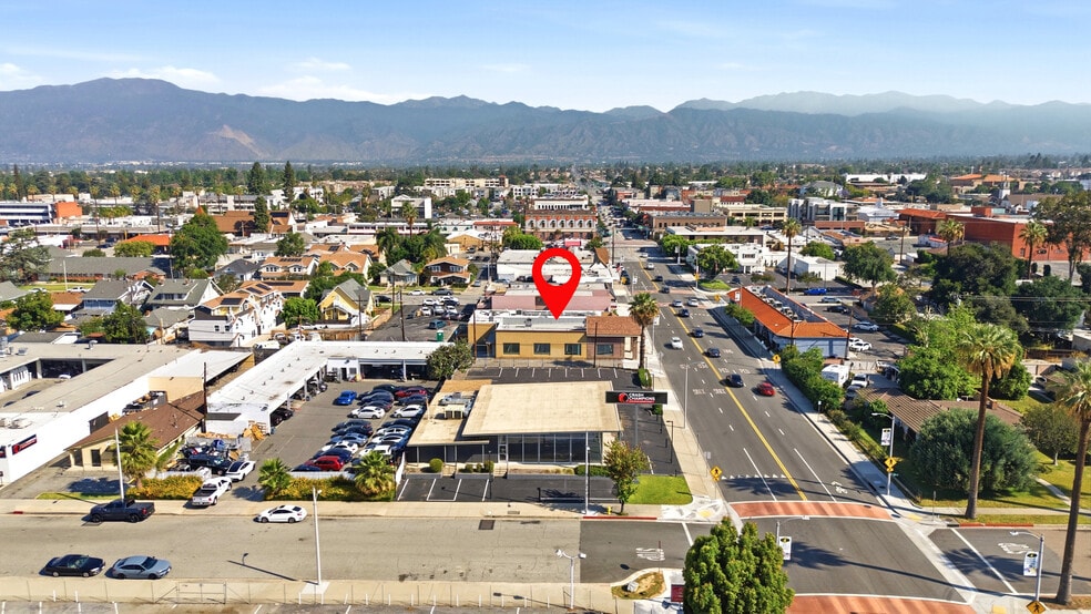 More Photos Of 215 S Citrus Ave, Covina Storefront For Lease