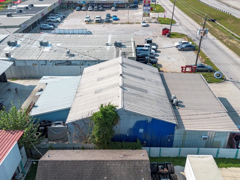 More Photos Of 8518 C E King Pky, Houston General Retail For Sale