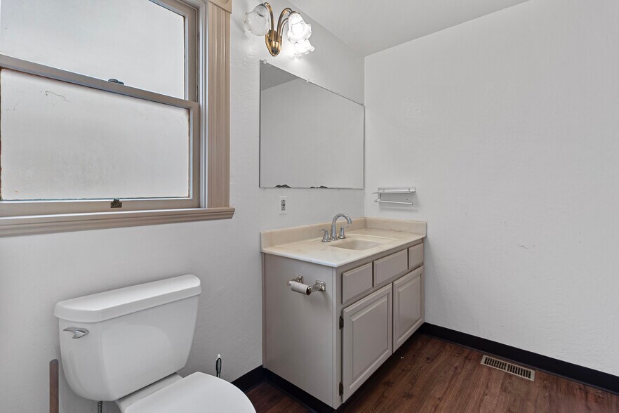 More Photos Of 2242 Washington Ave, San Leandro Office Residential For Sale