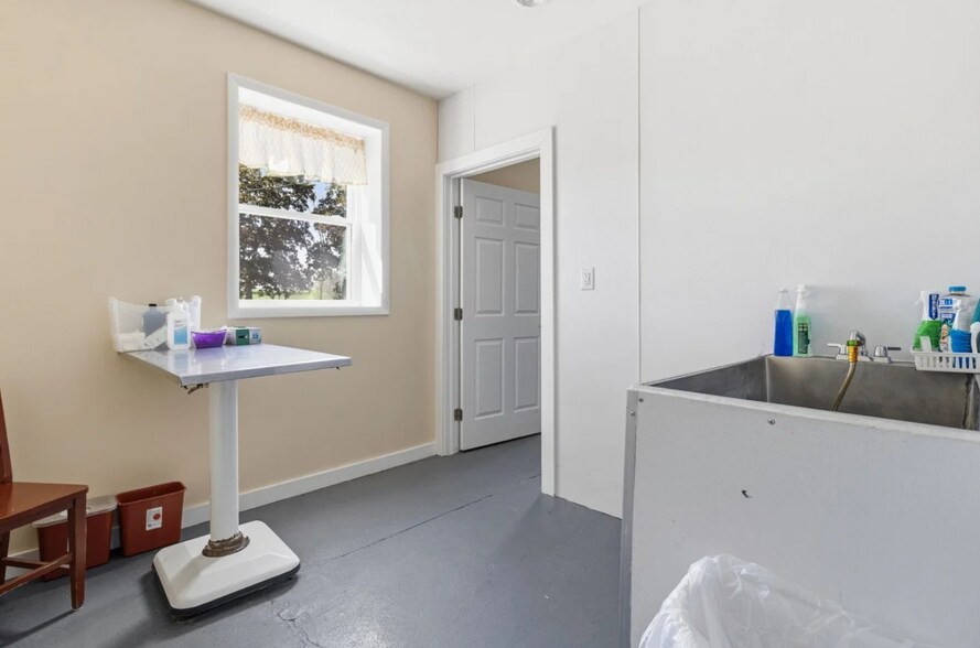 More Photos Of 5962 New York 812, Ogdensburg Medical For Sale