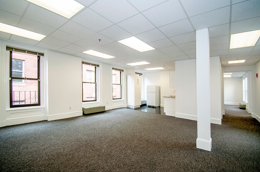 More Photos Of 2 Park Plz, Boston Office For Lease