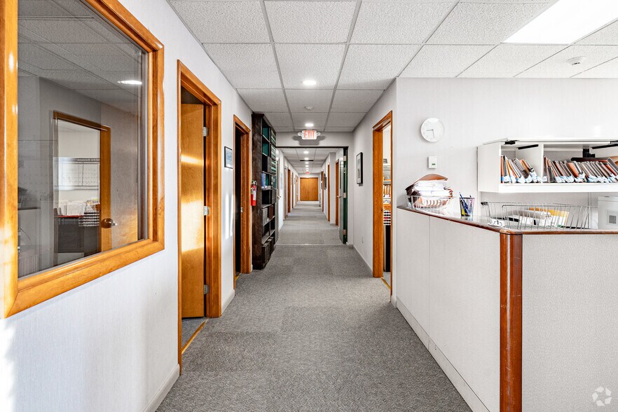 More Photos Of 156-158 Orange Ave, Walden Office For Sale