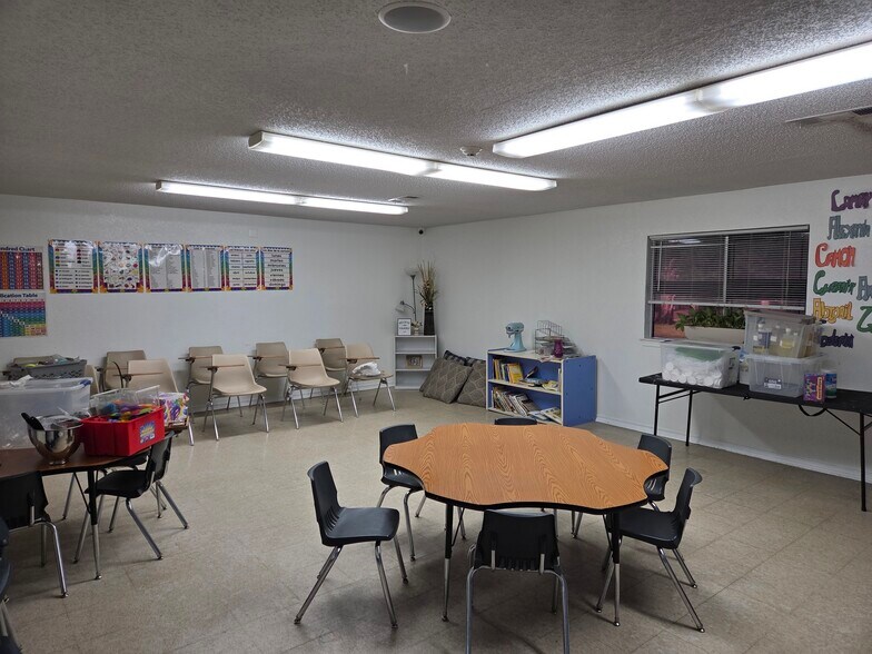 More Photos Of 1339 N Masters Dr, Dallas General Retail For Sale