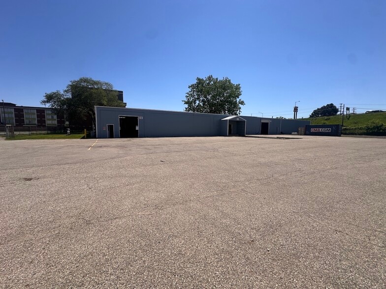 More Photos Of 322 Terminal St SW, Grand Rapids Distribution For Lease