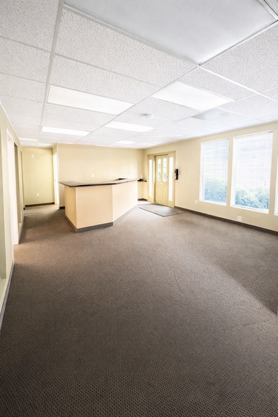 More Photos Of 916 SE 164th Ave, Vancouver Office For Lease