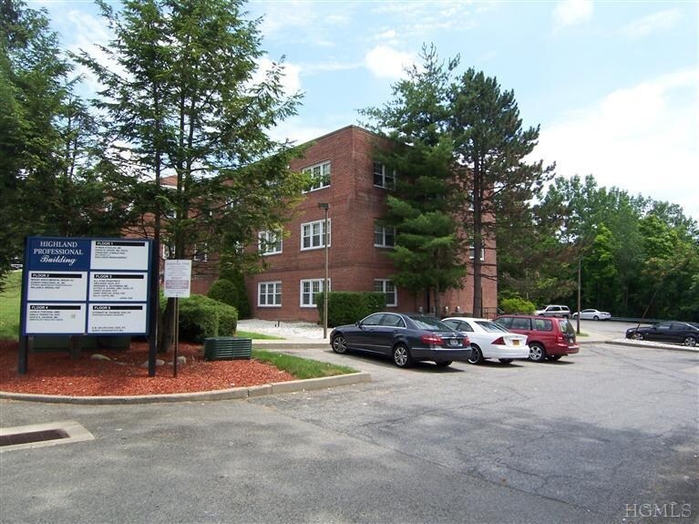 More Photos Of 2 Stowe Rd, Peekskill Medical For Lease